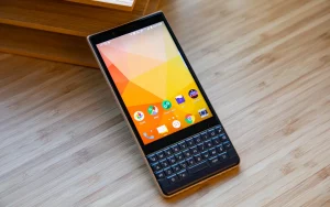 Обзор BlackBerry Key2 LE