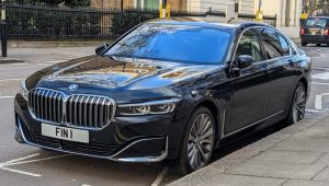 BMW и Mercedes теряют половину цены всего за 5 лет — роскошь не вечна