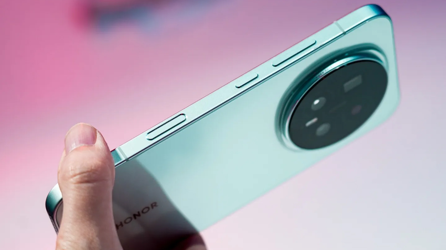 489347Нажал и умнеешь: в Honor Magic 8 Pro появилась кнопка ИИ