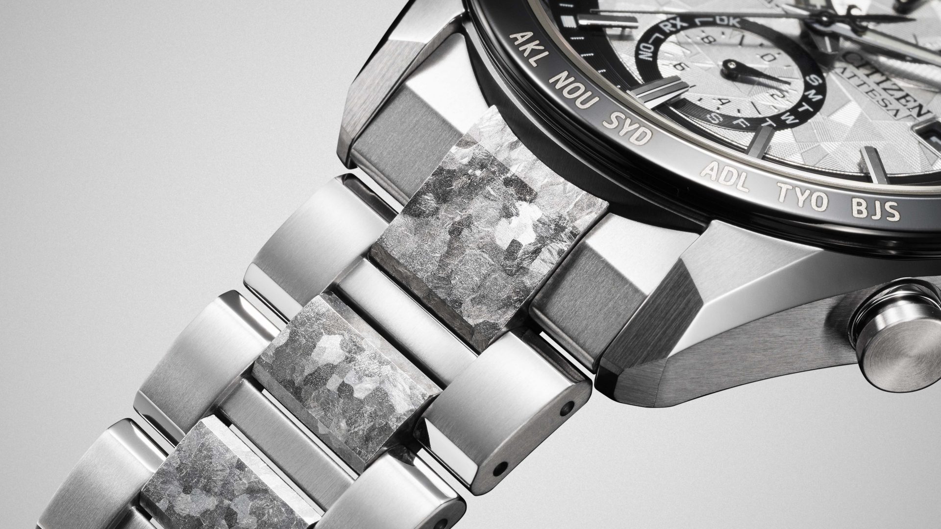 Citizen представила лимитированную серию часов