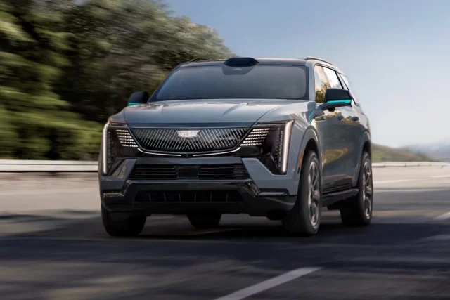 День сурка от General Motors компания снова обещает автопилот, который позволит не смотреть на дорогу (2) День сурка от General Motors компания снова обещает автопилот, который позволит не смотреть на дорогу