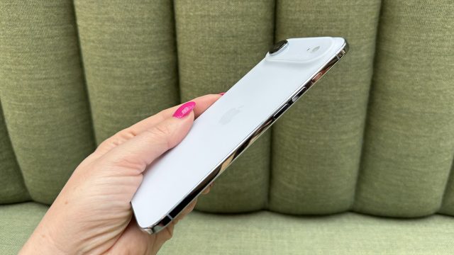 Тоньше тонкого: первый складной iPhone от Apple удивит всех