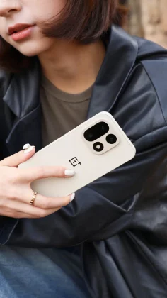 OnePlus 15 против OnePlus 13