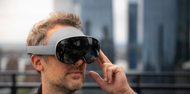 Гарнитура Galaxy XR от Samsung с загрузчиком