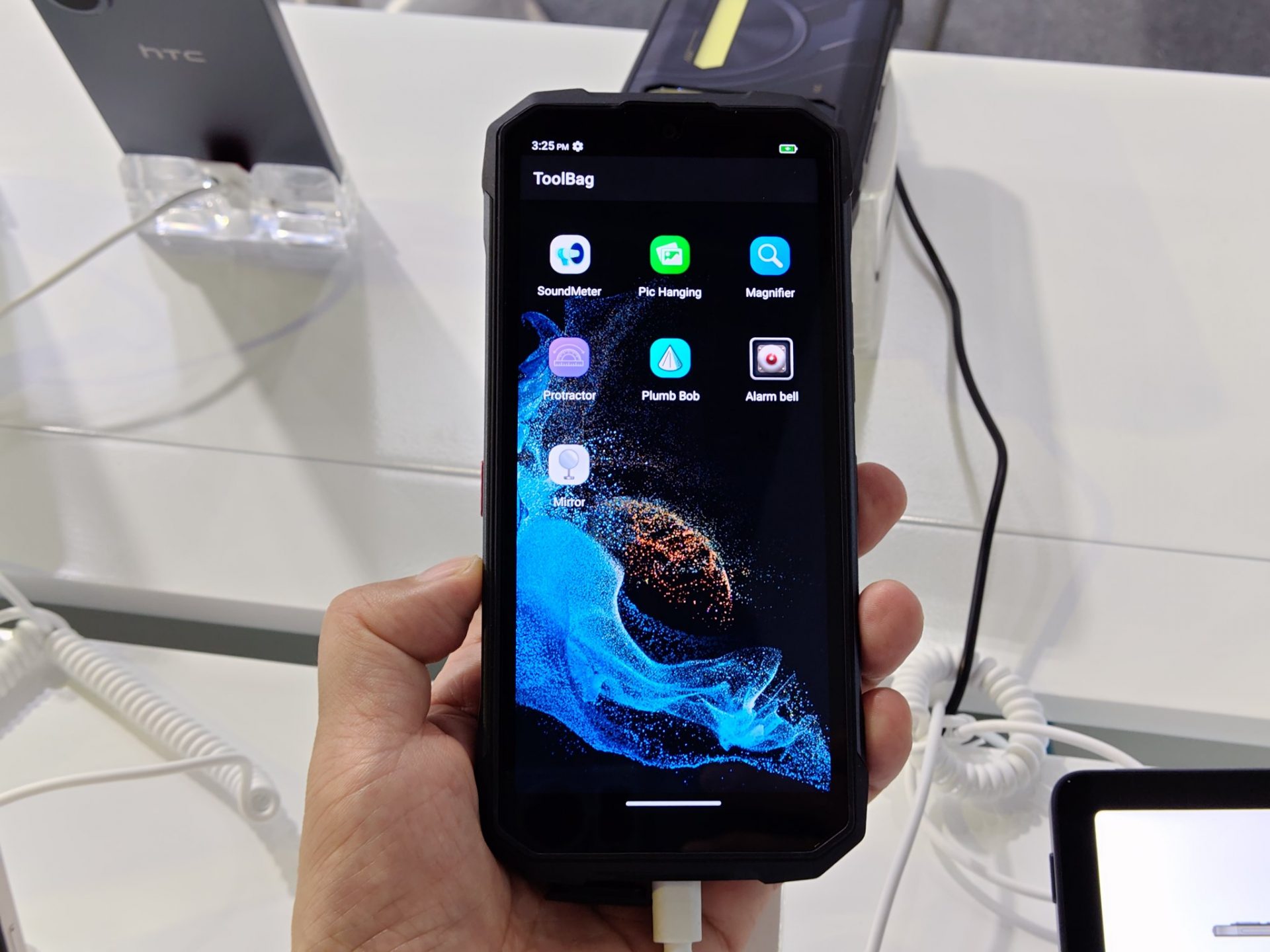 HTC воскресла? Компания готовит бюджетный игровой смартфон и возрождает серию Wildfire