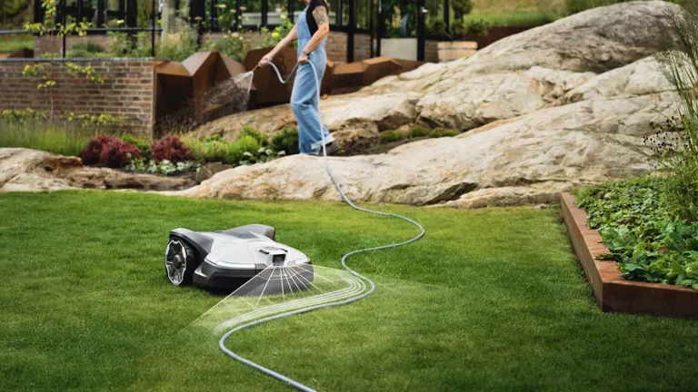 Husqvarna против сорняков: 4 робота-косилки с ИИ выходят на тропу войны картинка Husqvarna