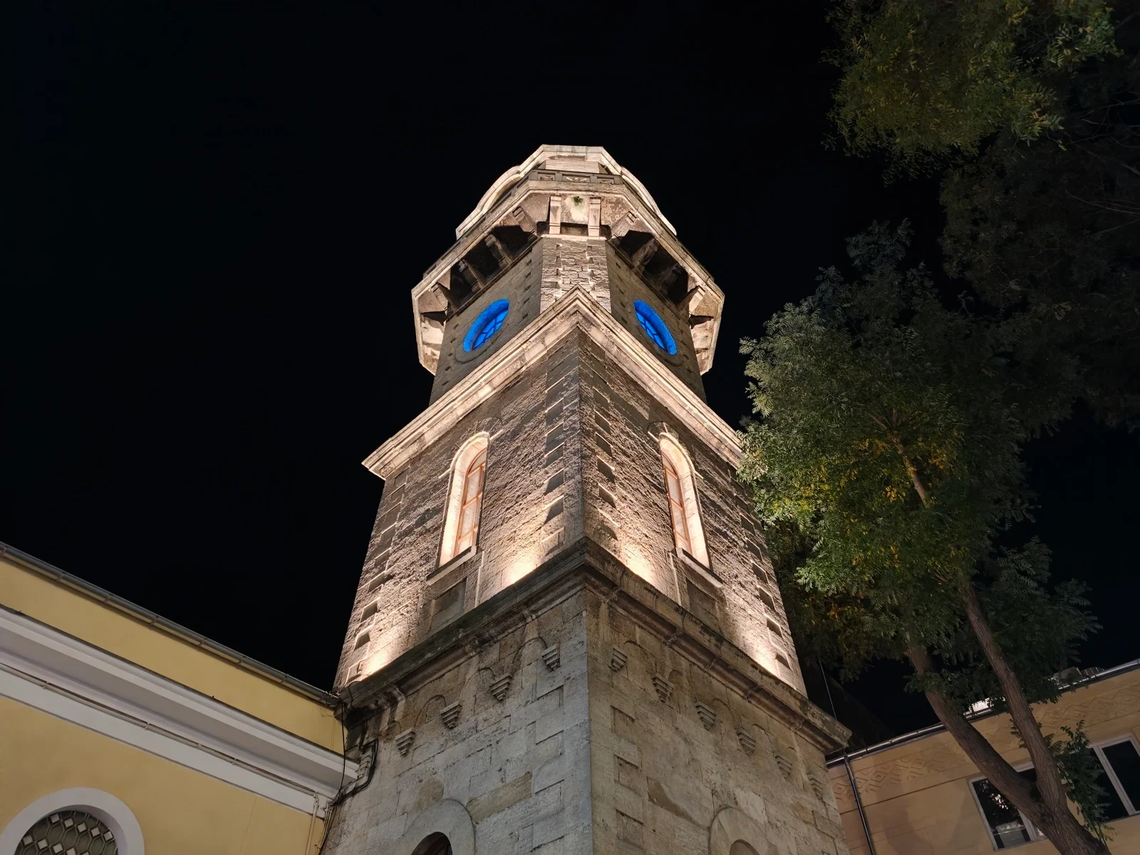 Vivo X300 Pro против Oppo Find X9 Pro : два исключительных камерофона! картинка Oppo Find X9 Pro против Vivo X300 Pro