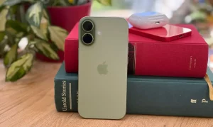 Обзор iPhone 17: скучно, но необычно