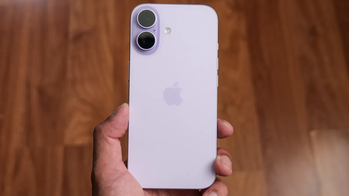 iPhone 17 против конкурентов: время автономной работы