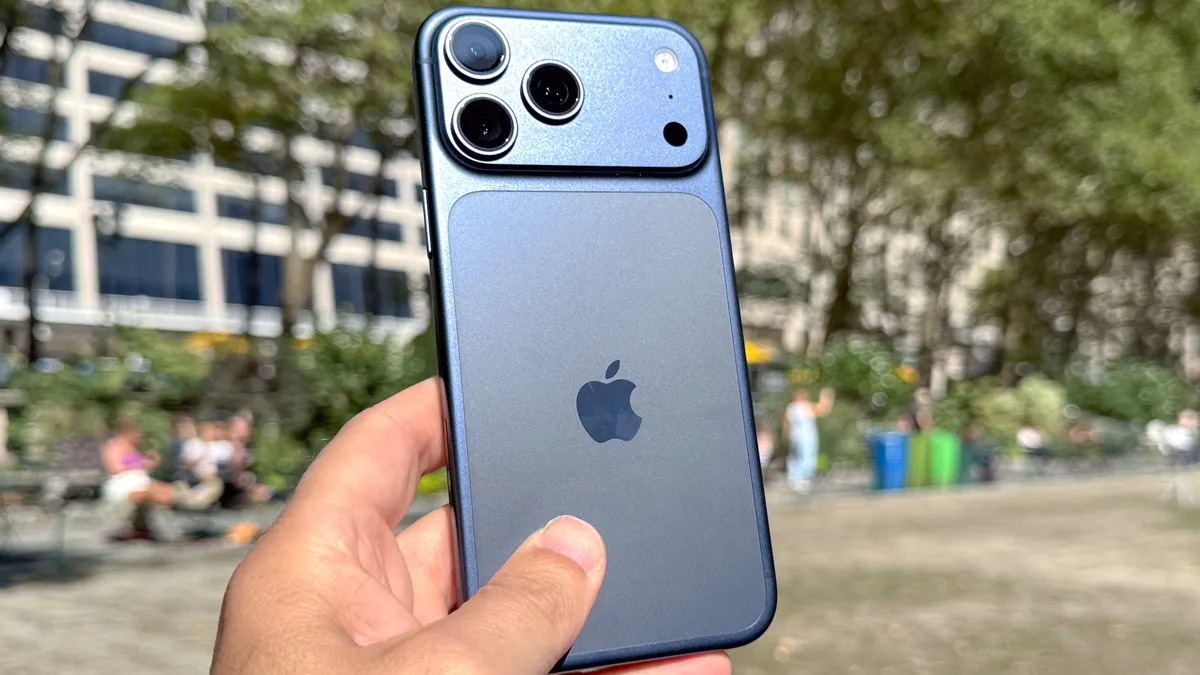 iPhone 17 против конкурентов: время автономной работы