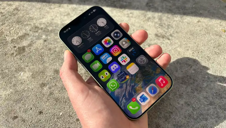 iPhone 17