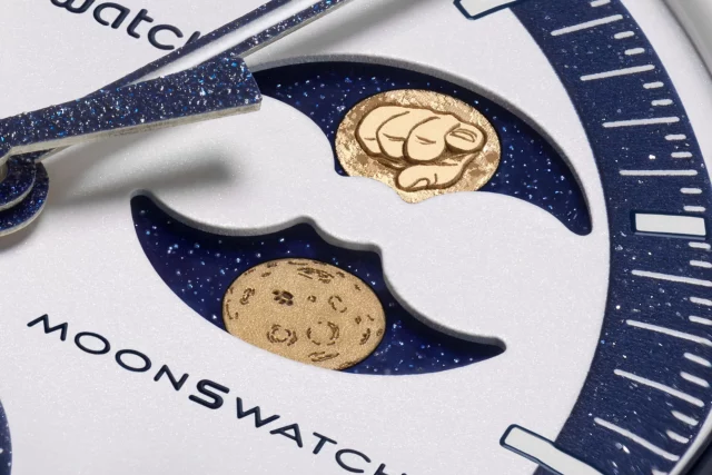 Эта стрелка на новом MoonSwatch указывает на будущее Swatch готовит AI-революцию