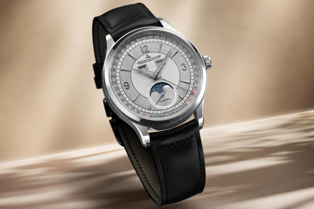 Винтаж и современность: часы Master Control в сером исполнении