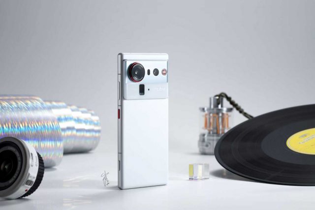 Камерофон-монстр на подходе: раскрыты дата выхода и дизайн Nubia Z80 Ultra