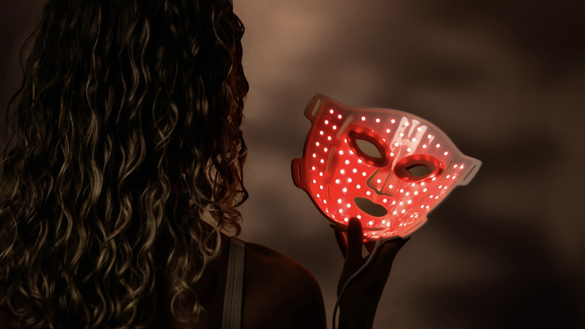 Конец монополии Theraface на рынок выходит новый монстр светодиодных масок