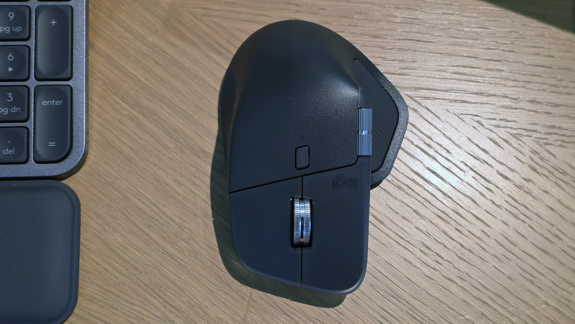 Logitech MX Master 4 — мышь, которая чувствует, думает и вибрирует картинка Logitech MX Master 4 — мышь, которая чувствует, думает и вибрирует