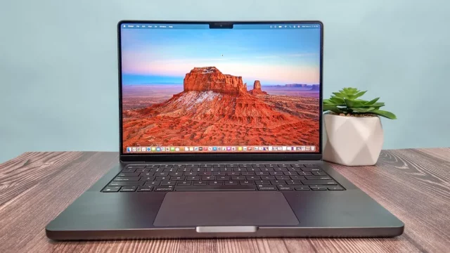 MacBook Pro M5