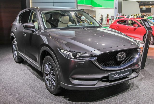 Mazda CX-5 и Kia Sportage — лучшие внедорожники Mazda CX-5 и Kia Sportage — лучшие внедорожники