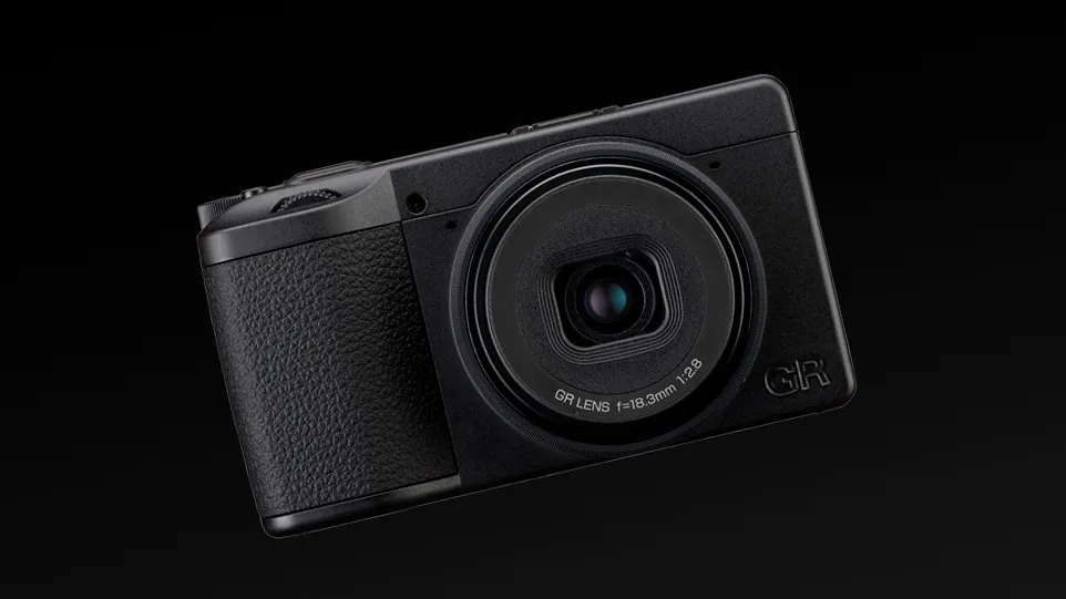Мечтать не вредно? Ricoh доказывает обратное, представляя GR IV в монохроме