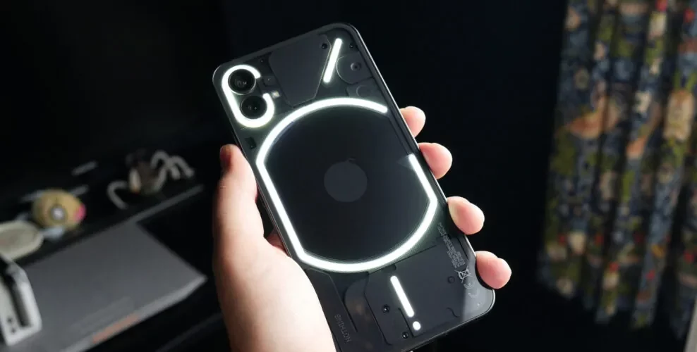 Энтузиаст взломал Nothing Phone 1. На что способен Android 16?