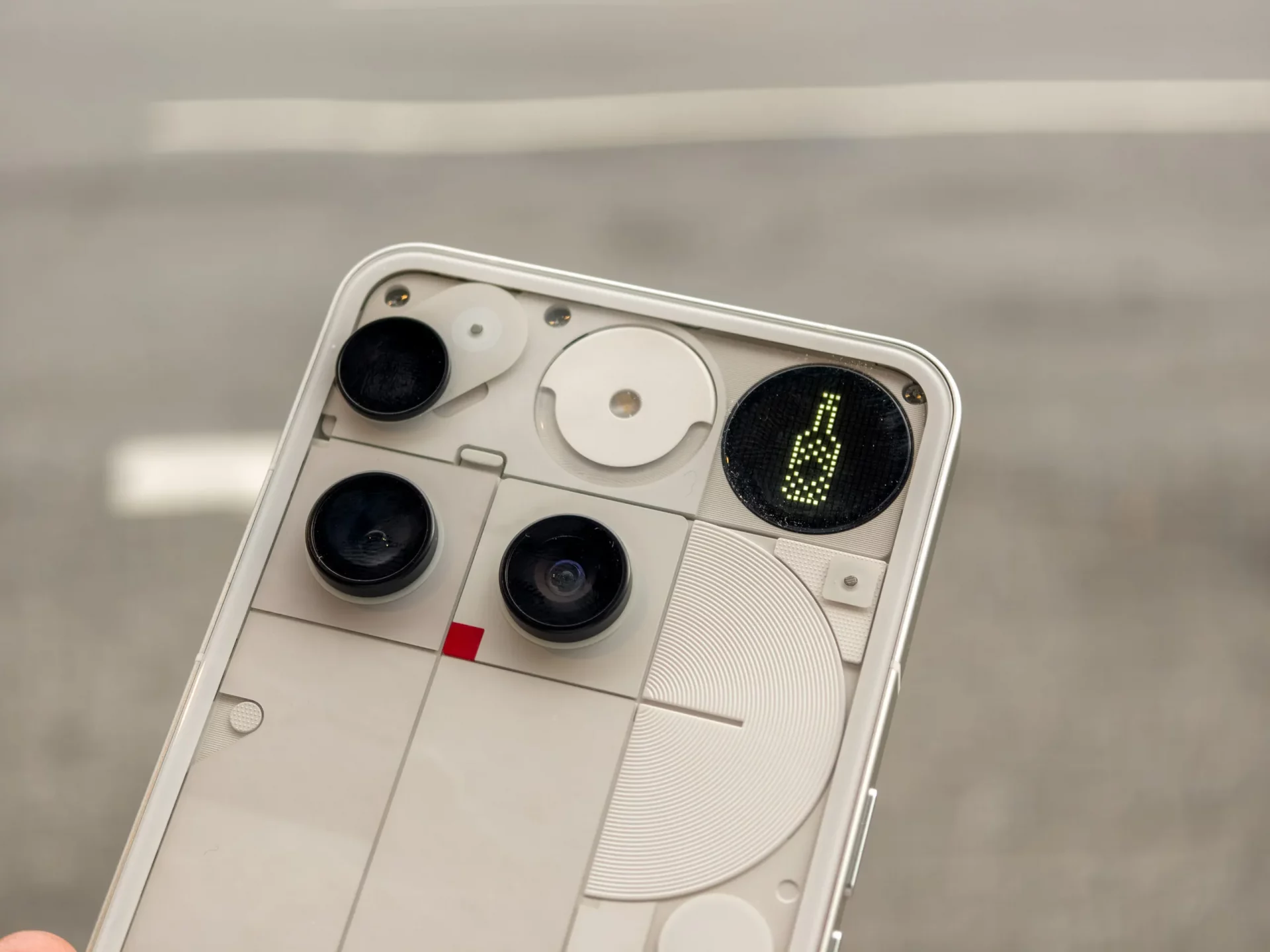 Nothing пошла по кривой дорожке в Nothing OS 4.0 появилась реклама