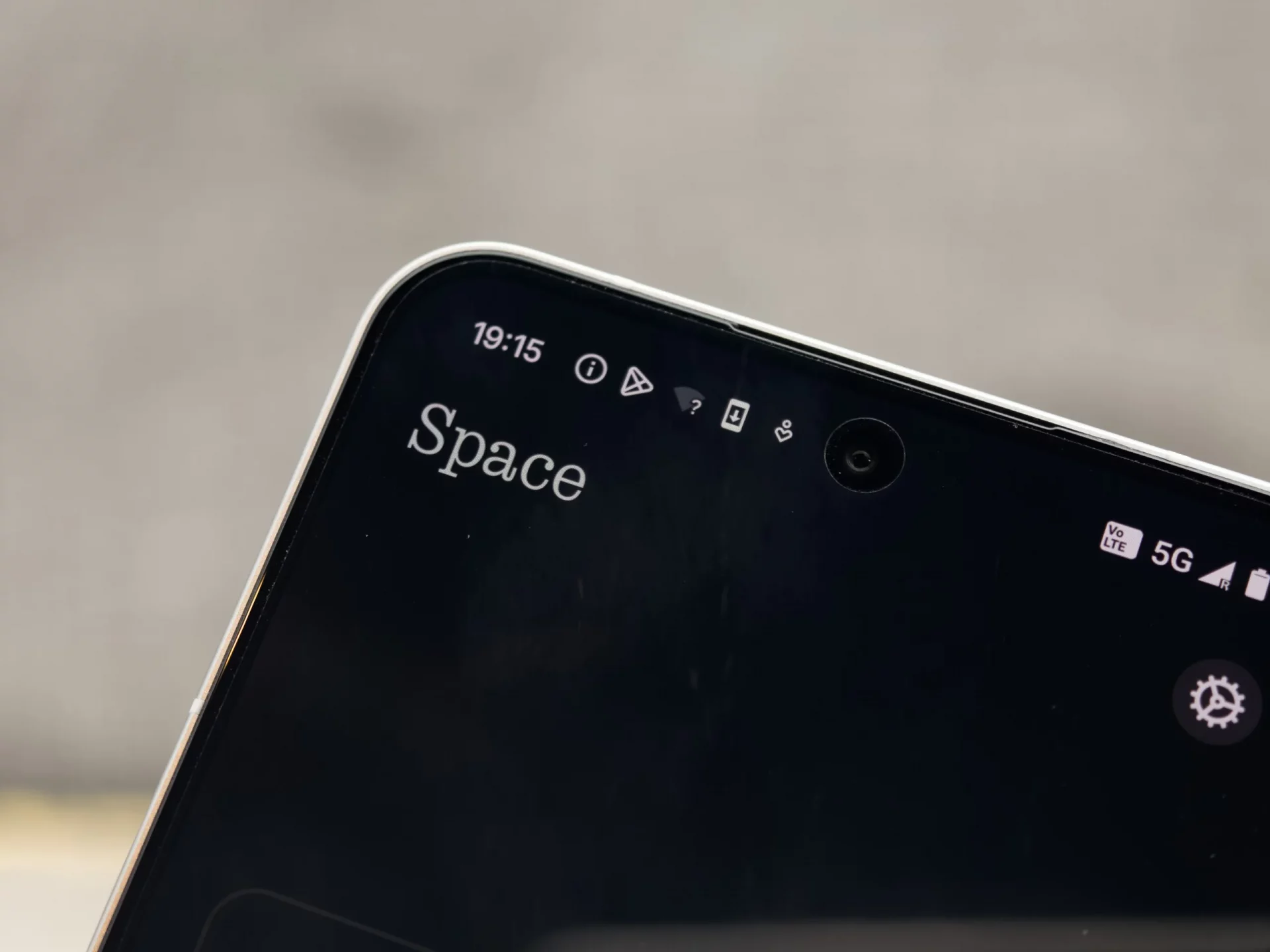 Nothing пошла по кривой дорожке в Nothing OS 4.0 появилась реклама