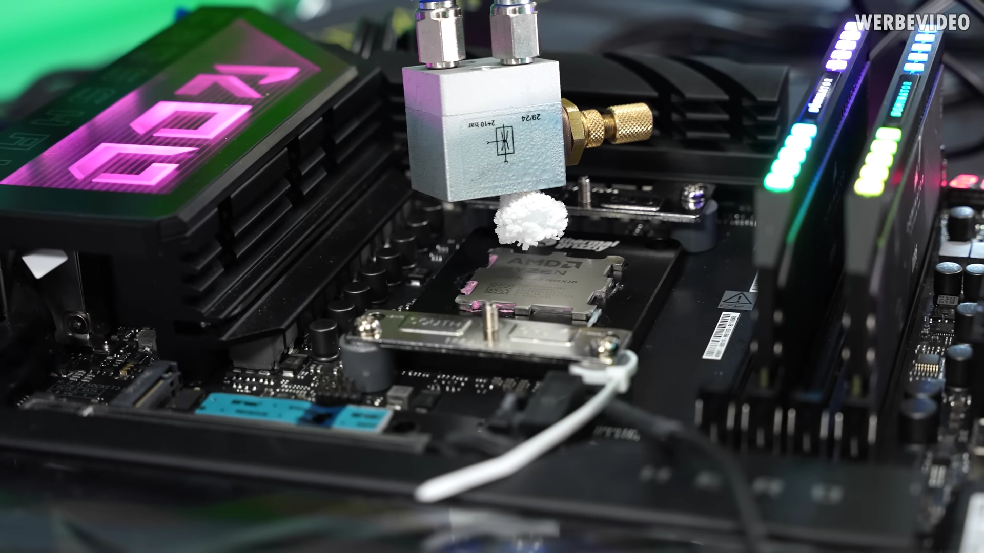 Охлаждение из суперкомпьютеров на Ryzen 9800X3D: Der8auer протестировал спрей-охлаждение, но результат разочаровал фото