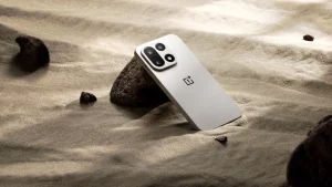 «Инновации» по-китайски: OnePlus 15 во всём похож на iPhone 16 Pro Max