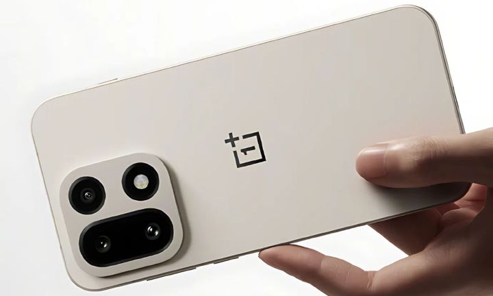 Мировой рекорд: OnePlus 15 с дисплеем 165 Гц OLED фото