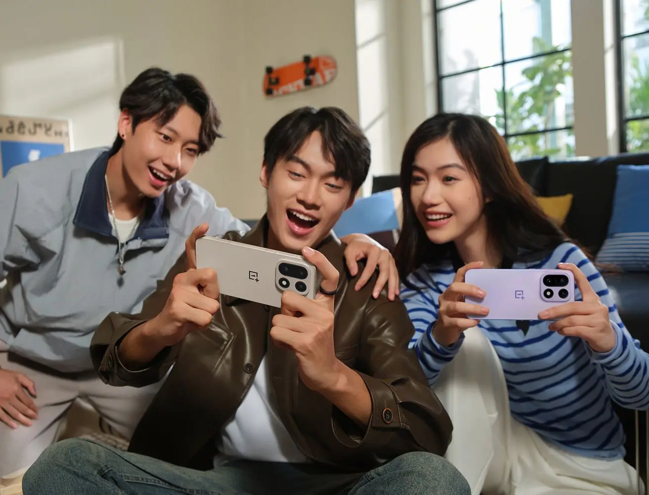 OnePlus 15 представлен: прощай, Hasselblad, здравствуй, гигантская батарея картинка OnePlus 15 представлен: прощай, Hasselblad, здравствуй, гигантская батарея