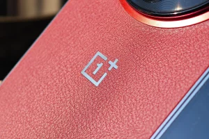 OnePlus 15 уже в пути: новый «король» производительности с чипом Snapdragon 8 Elite Gen 5