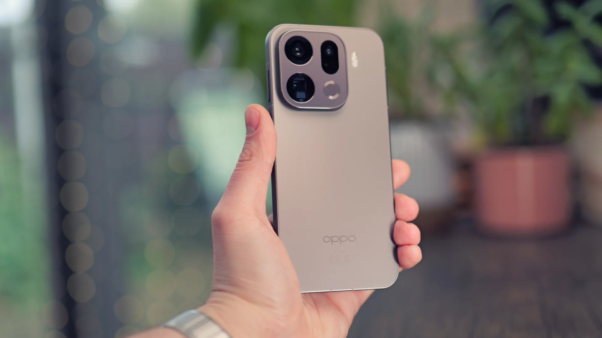 Oppo наносит удар по Google Pixel флагманы с батареями-монстрами на 7500 мАч