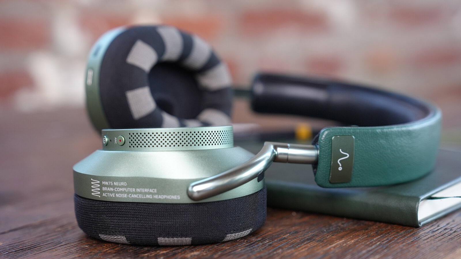 Мозг под контролем: как наушники Neurable следят за вашим разумом картинка Мозг под контролем: как наушники Neurable следят за вашим разумом