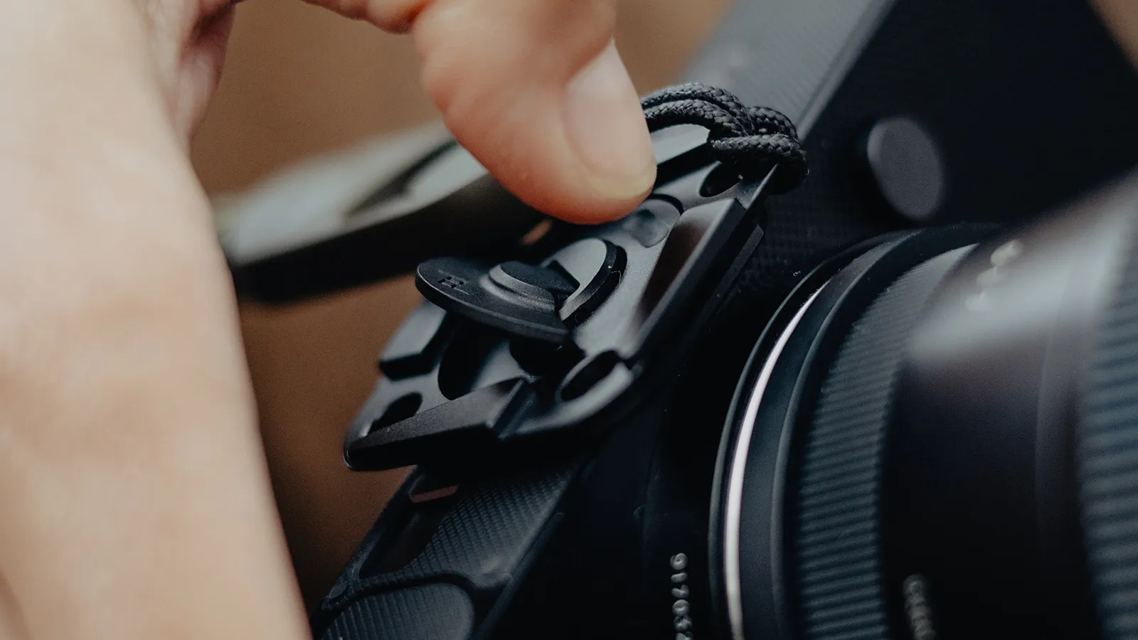 Peak Design представила новые ремешки и Field Plate