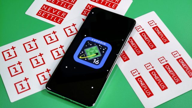 Photo-of-Android-16-logo-on-a-OnePlus-13-scaled Кислородное обновление: полный график OxygenOS 16 для OnePlus