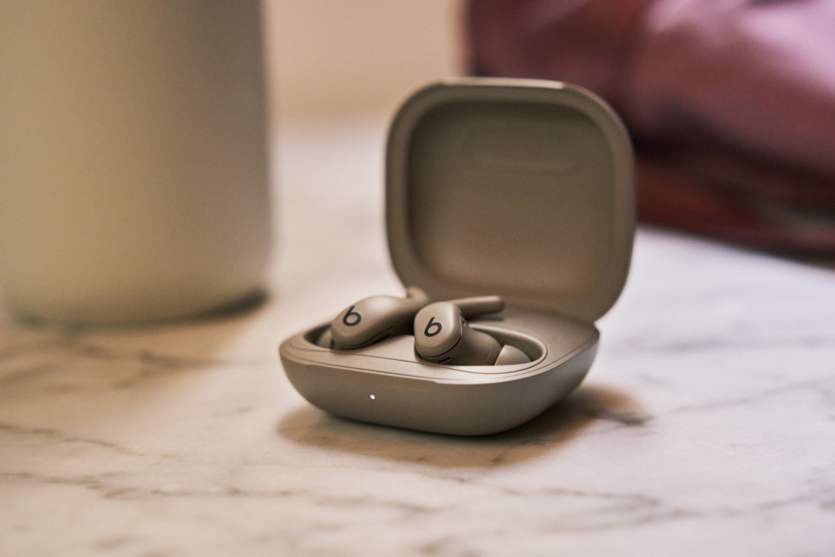 Powerbeats Fit true: новые наушники для спорта и тренировок