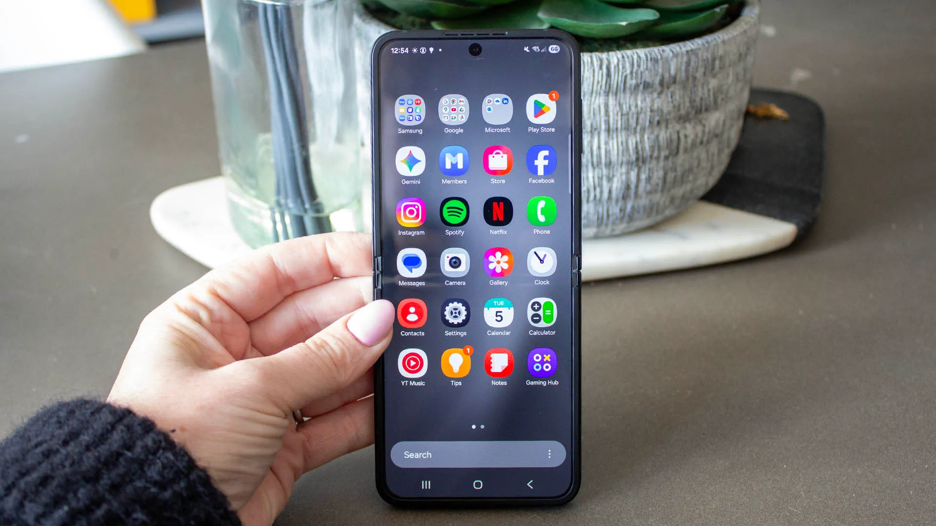 Проблемы с One UI 8? Samsung остановила обновление для миллионов Galaxy
