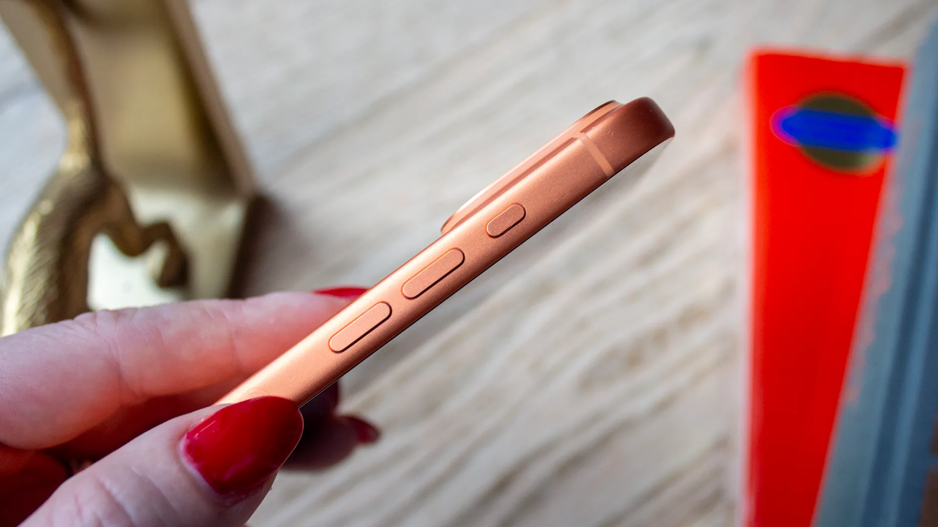 Прощайте, кнопки: юбилейный iPhone получит сенсоры с тактильной отдачей