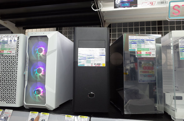 Прощайте, тренды: Cooler Master вернула в корпуса отсек для дисковода картинка Прощайте, тренды Cooler Master вернула в корпуса отсек для дисковода