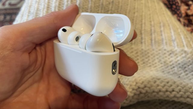 Провал года от Apple Владельцы AirPods Pro 3 массово жалуются на ужасный шум в ушах