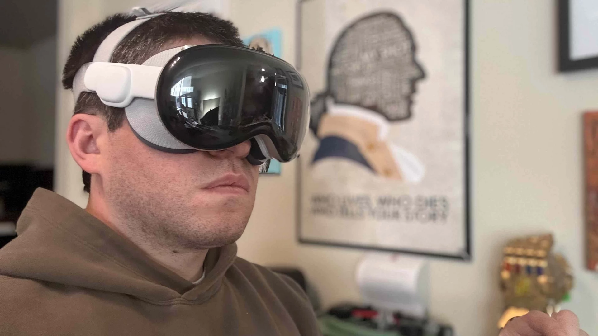 Работа над ошибками: Apple прокачала Vision Pro чипом M5 и новым удобным ремешком картинка Работа над ошибками: Apple прокачала Vision Pro чипом M5 и новым удобным ремешком