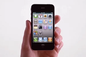 Раскрыт главный секрет Apple: скандал «Антеннагейт» исправили 20 байтами кода