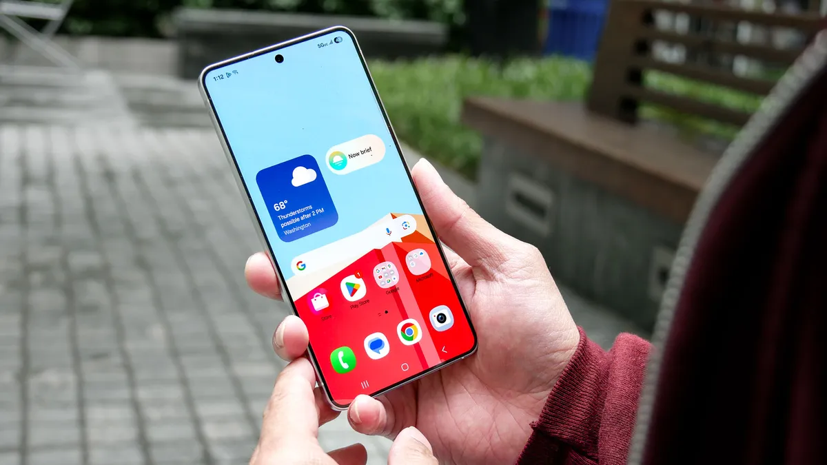 Призрачный флагман: почему Samsung похоронила Galaxy S26 Edge картинка Galaxy S26 Edge