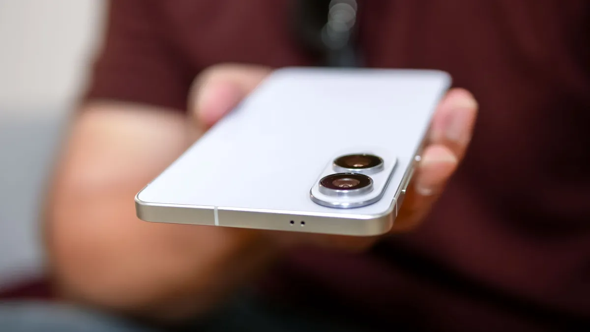 Samsung рубит с плеча: S25 Edge могут не выпустить, а S26 Edge — отменить картинка Samsung Edge