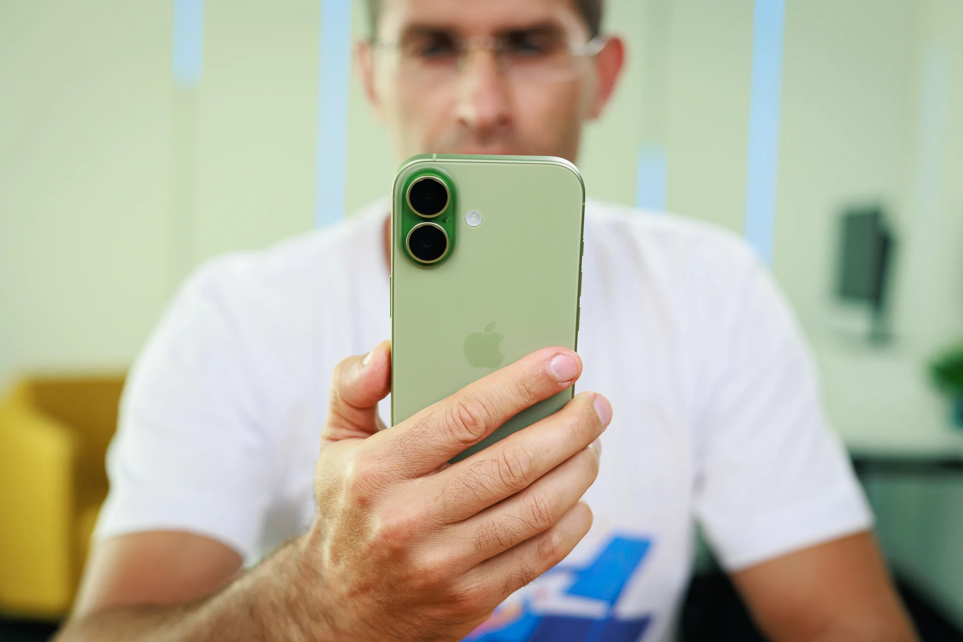 Samsung впереди, Apple позади. А кто мчится быстрее всех? Результат шокирует картинка Samsung впереди, Apple позади