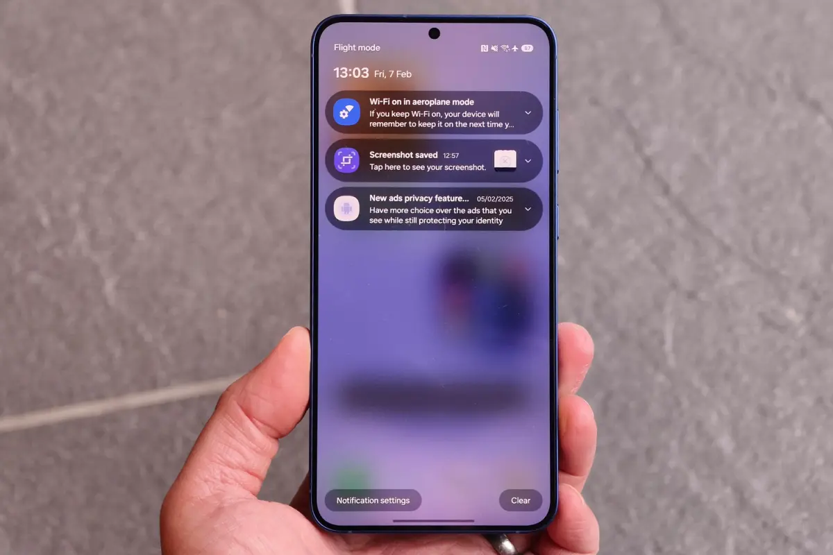 490198ИИ-уведомления Samsung готовятся унизить Apple. Скоро узнаем, насколько