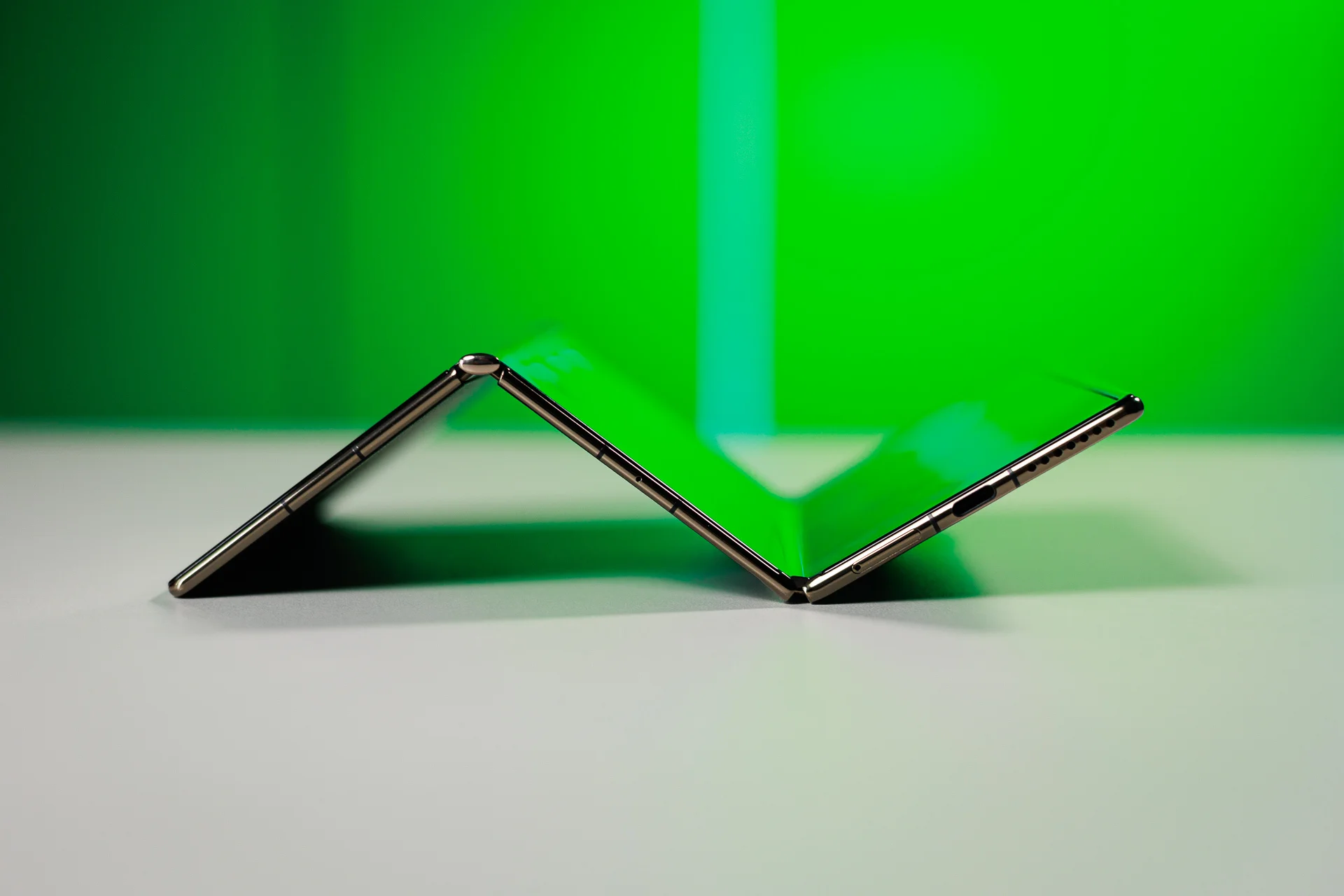 Samsung Galaxy Z TriFold получит три аккумулятора