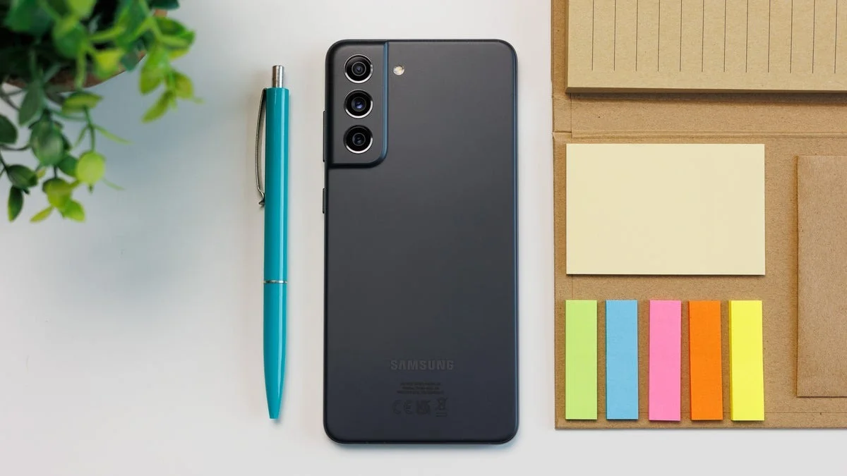 Samsung «похоронила» Galaxy S21 FE: вышло последнее крупное обновление