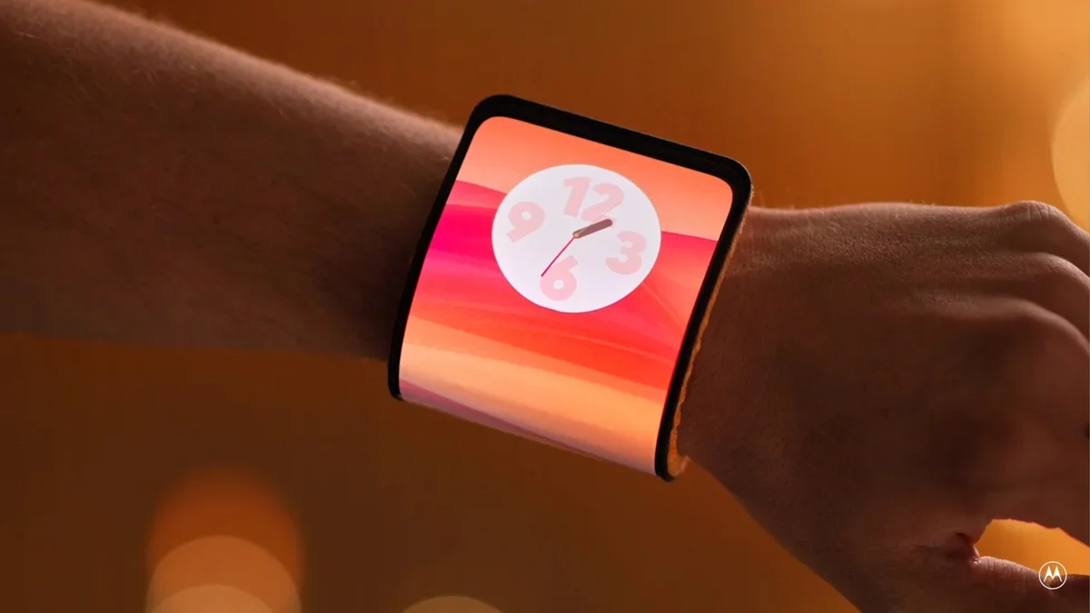 Смартфон-браслет возвращается Motorola запатентовала телефон, который можно носить на руке