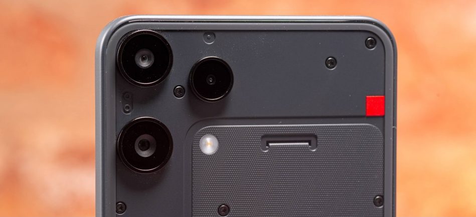 Nothing Phone (3a) Lite шокирует — компактный и стильный флагман